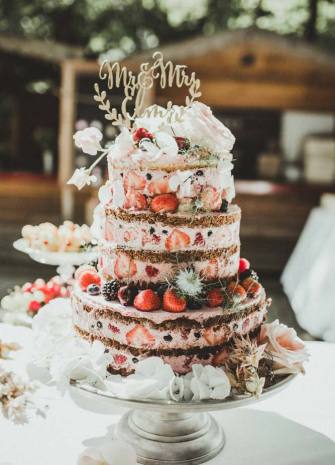 hochzeitstorte-mit-blueten-dresden