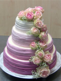 4-Hochzeitstorte-Koenigshain