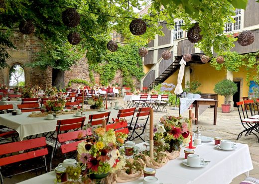 hochzeit-im-freien-schloss-scharfenberg