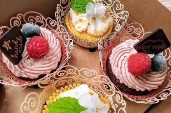 2-sweet-table-bakery